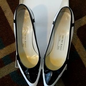 Bruno Magli 71/2 AA black and white shoe
